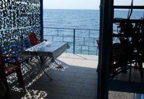 Эллинг Ноги в море 38